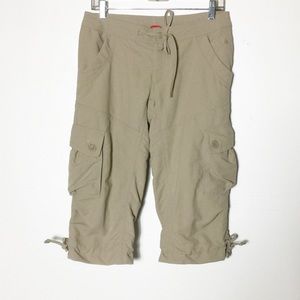 The North Face Women’s Khaki Cargo Capris Pants